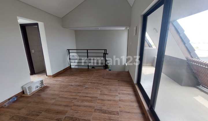 Rumah Elegan 2 Lantai Type Viola Deluxe Modern Living di Kawasan Mandiri Terbaru Summarecon Crown Gading 2