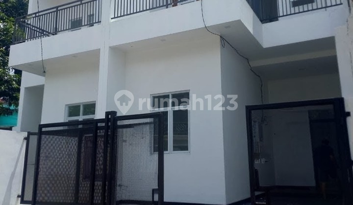 Dijual Rumah Siap Huni di Cluster Bulevar, Harapan Indah, Bekasi, 018