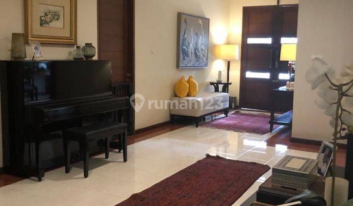 Rumah Tropikal modern cantik di Senayan Bintaro  hadap Timur 2