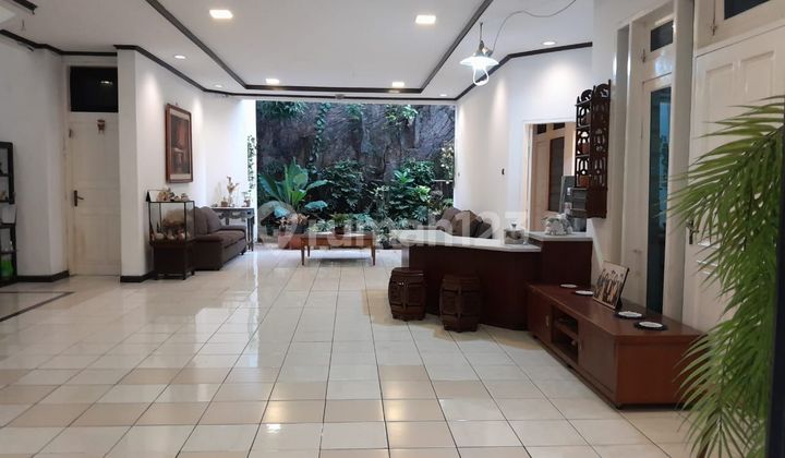 Rumah siap pakai bagus dan terawat di Pondok Indah Jaksel 