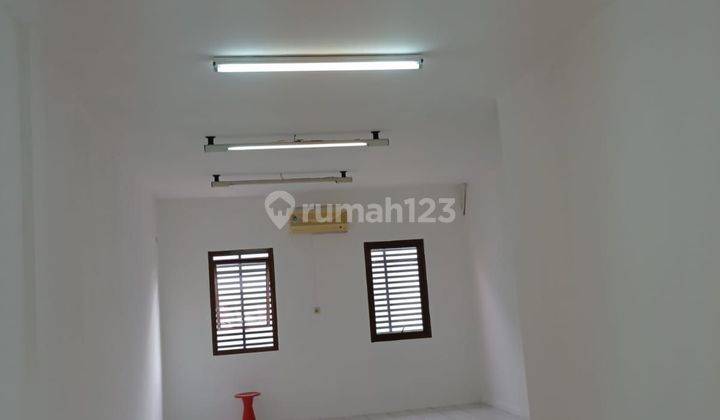 Ruko 2 lantai cocok buat tempat kursus, cafe, kantor di Bintaro j 2