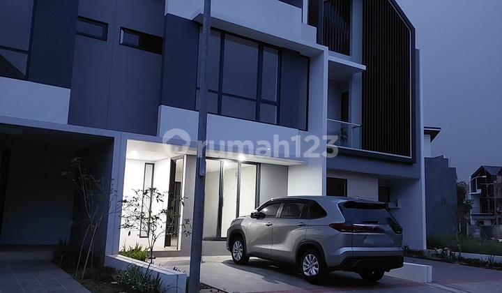 For Rent: Nice and Well-Maintained House in Discovery Bintaro Jaya 1