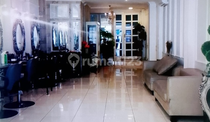 Ruko 4,5 Lt, Full Furnish, Sudah Renov, Siap Huni, Row Jalan 2 Mobil Di Pasar Baru 