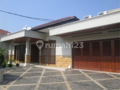 Jual Rumah Modern Minimalis, Lokasi Premium, Strategis, Swimming Pool, Gandaria Selatan, Jakarta Selatan