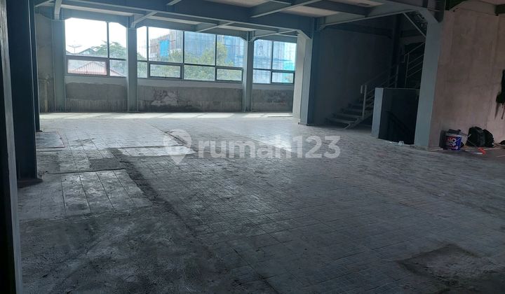 Ruang Usaha Komersial dan Strategis di Senopati