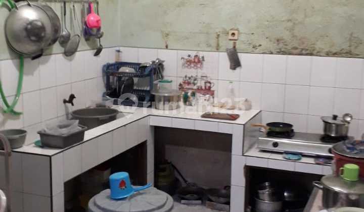 Quick Sale House Suitable for Boarding House Development Location Near P R J, Pademangan 2