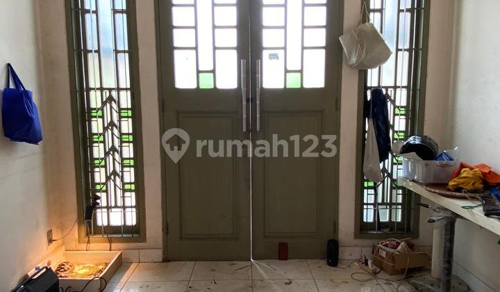 Cheap! 2-Story Hook House Southeast Facing in Pulomas. East Jakarta. 2