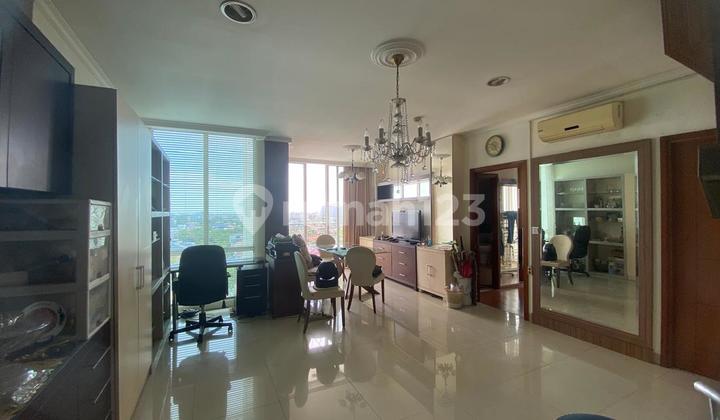 Ancol Mansion Hook Location with 3 Scenic Views