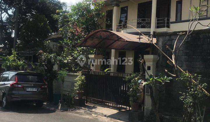 House for sale in strategic location in West Gatot Subroto 1