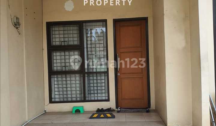 For Sale House in Griya Loka Near Toll Access