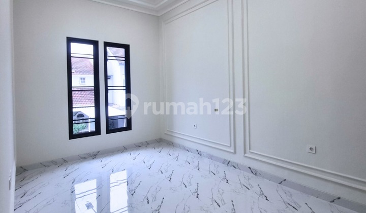 Beautiful Ready-to-Live Residence in BSD Near the Toll Gate 2