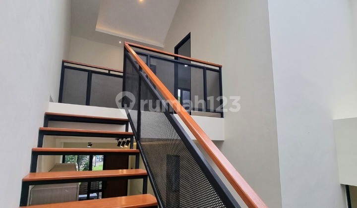 Di Jual Rumah Cantik Di Kencana Loka Bsd 2