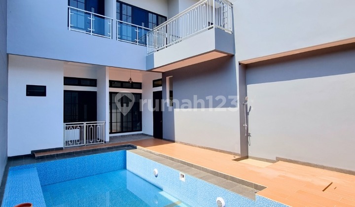 For Sale, House with Swimming Pool in Kencana Loka BSD 2