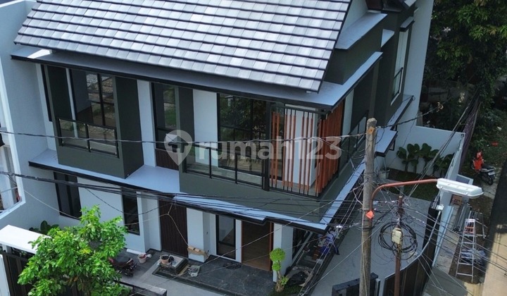 Di Jual Rumah Siap Huni di Tengah2 Bsd