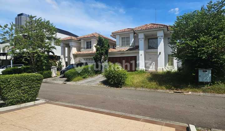 For Rent Comfortable Ready-to-Live House in Beverly Golf Park Lippo Karawaci 2