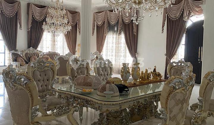 Dijual Cepat Rumah Mewah Klasik Full Furnished di Palem Semi Tangerang 2
