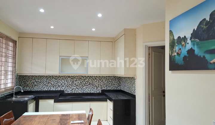 Disewakan Cepat Rumah Full Furnished di Taman Mediterranean Lippo Karawaci 2