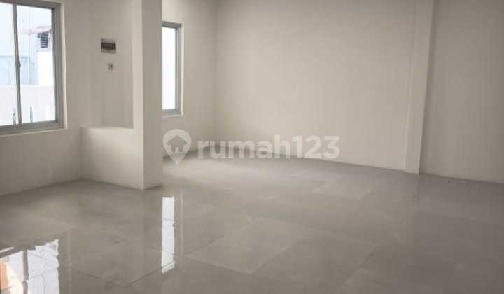 Dijual Cepat Rumah 2 Lantai Rapi Siap Huni di Villa Melati Mas Blok Sr Paling Depan 2