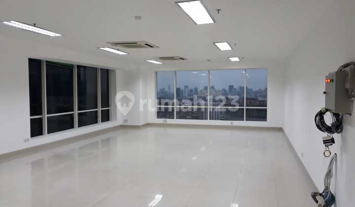 Dijual Kantor Siap Pakai Posisi Hoek (office Space) Di Gedung Grand Slipi Tower Jakarta