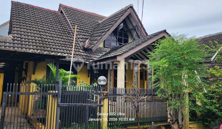 Jual Rumah Tua Posisi di Blok Depan Dekat Pusat Komersial Villa Melati Mas