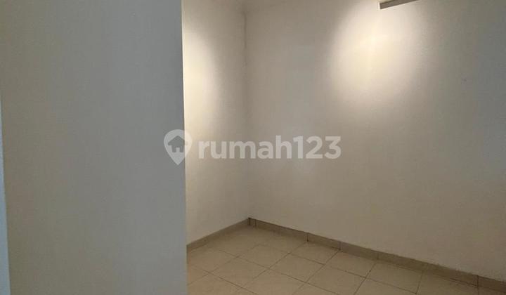 For Sale: Neat, Ready-to-Occupy House in Taman Parahyangan, Lippo Karawaci 2