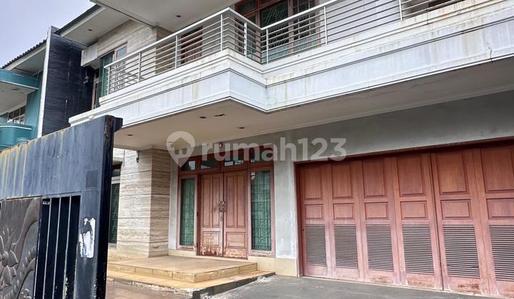 Dijual Cepat Rumah Luas 308 M2 di Jl Pulau Dewa Raya Modernland Tangerang