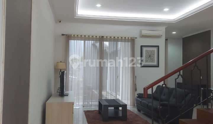 Dijual Rumah Semi Furnished Bagus di Greenwich BSD Dijual Rumah Semi Furnished Bagus di Greenwich BSD