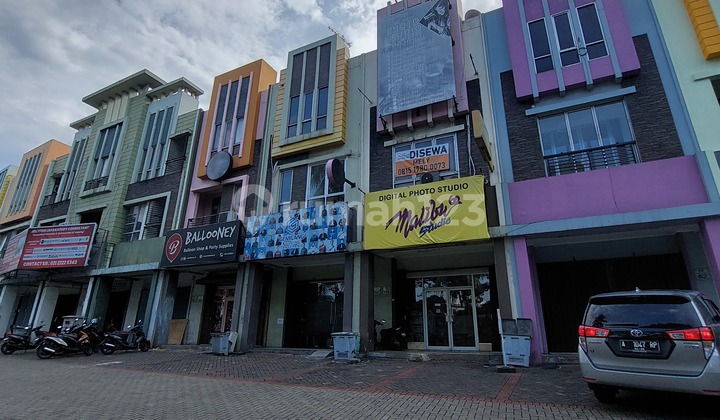 Disewa Cepat dan Murah Ruko Flourite Terdepan dan Hadap Jalan Raya Gading Serpong