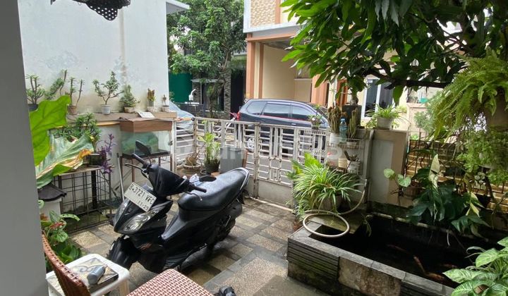 Cheap Sale 5-Bedroom House with Rooftop in Duta Bintaro Tangerang 2