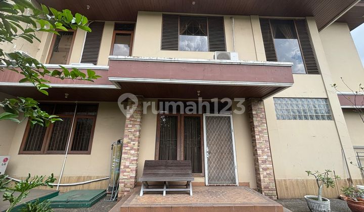 Dijual Cepat Rumah Hoek Semi Furnished Di Taman Golf Modernland Tangerang