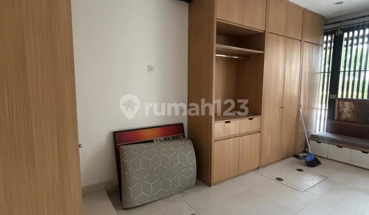 Disewakan Rumah Luas 153 M2 Semi Furnished di Zora Bsd 2