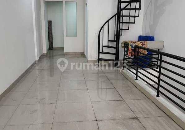 Dijual Murah Ruko 2 1/2 LT Kondisi Rapi Bersih di Azores Banjar Wijaya Tangerang