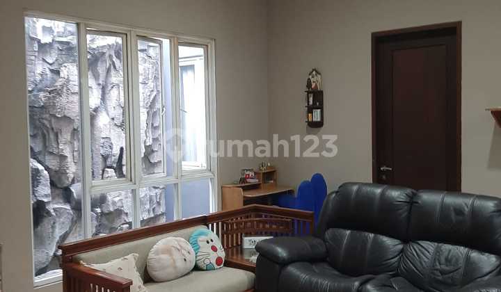 Dijual Rumah Bangunan Mandiri Semi Furnished Bagus di Alam Sutera 1