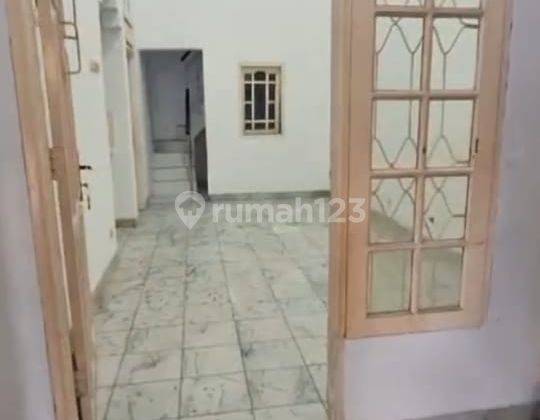 Disewakan Murah Rumah 2 Lantai Kamar 3 Di Cluster Banjar Wijaya 1