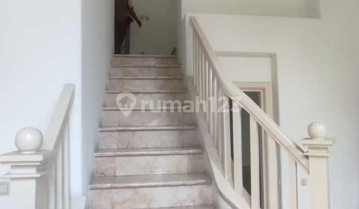 For Rent Fast Corner House Large in Lippo Karawaci Central