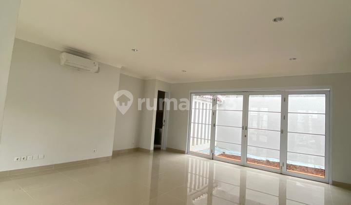 For Rent, Neat 5-Bedroom House in Granada Alicante Cluster, Gading Serpong 2