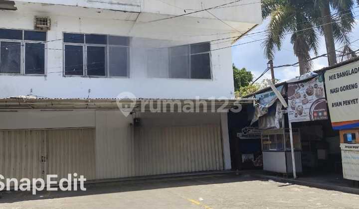 For Quick Rent: Attached Shophouse on Boulevard Graha Raya Street, Bintaro 1
