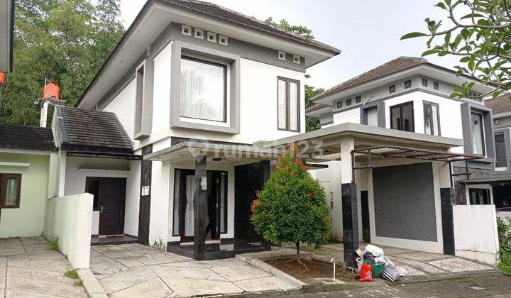 Disewakan Rumah 2 Lantai, Semi Furnished, Dalam Cluster di Palagan Yogyakarta 1