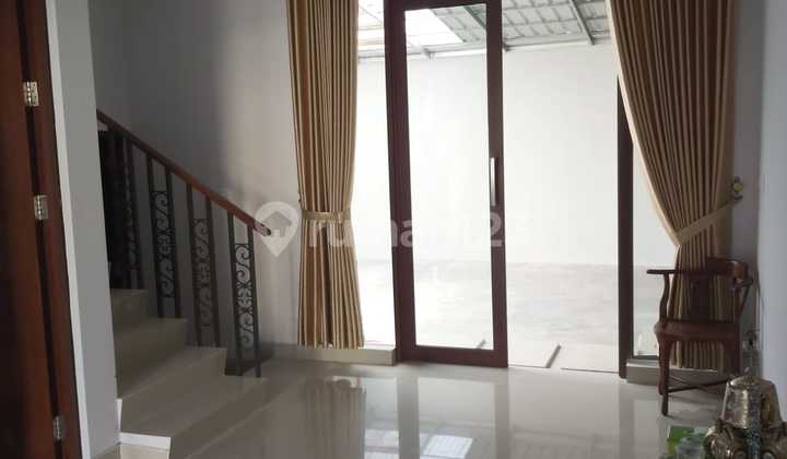 For Sale: 2-Story House, In an Elite Housing Complex, Strategic Location, Close to the Prestigious UGM Campus in Yogyakarta 2