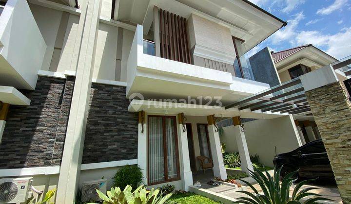 Dijual Rumah 2 Lantai Fully Furnished Dekat Kampus, Asri Dan Nyaman Dalam Cluster Elite di Sleman Yogyakarta  1