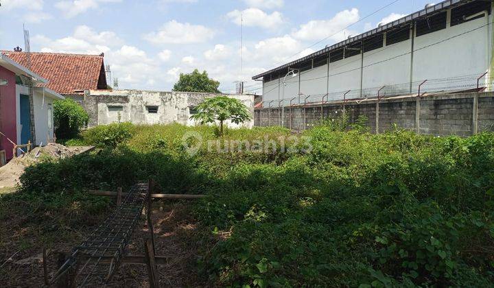 Dijual Tanah Pekarangan, 363 M2, Strategis, Papasan Mobil di Maguwoharjo, Yogyakarta 2