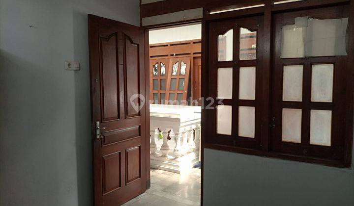 Dijual Rumah Induk Plus Kost 30 Kamar,hook, 2 Lantai, Dekat Kampus Kampus, di Babarsari, Yogyakarta  2