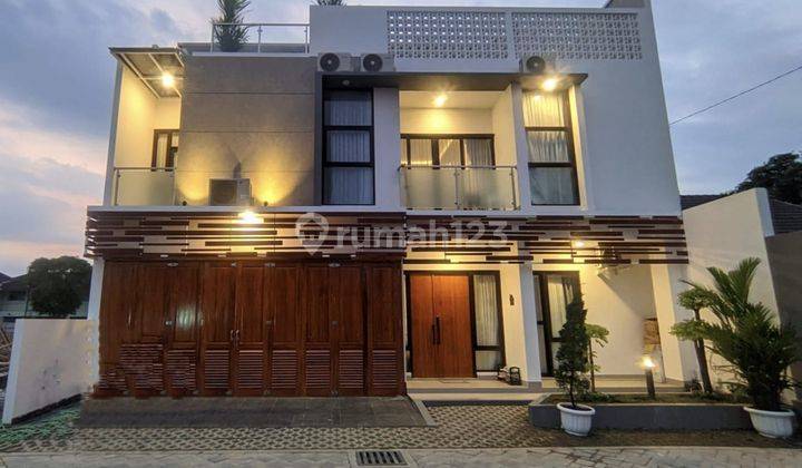 Dijual Rumah 2 Lantai dan 2,5 Lantai, Baru, Dekat Balai Kota Yogyakarta  1