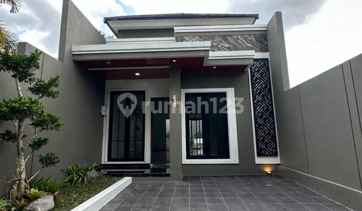 Super Beautiful House Modern Minimalist Design Near UII Integrated Campus Yogyakarta 2