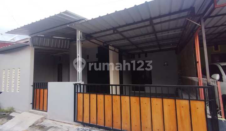 For Sale: 1-Story House, Within a Housing Complex, Close to Several Campuses, Strategically Located Behind Alana Hotel or in Front of Lor Inn Hotel Solo. For Sale: 1-Story House, Within a Housing Complex, Close to Several Campuses, Strategically Located Behind Alana Hotel or in Front of Lor Inn Hotel Solo.