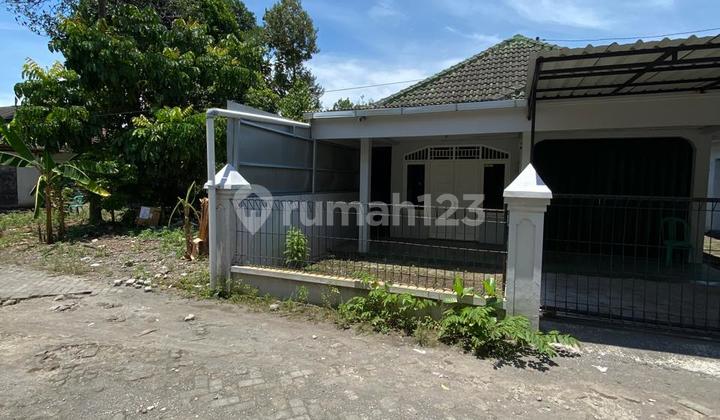 For Sale: 1-Story House, Strategic Location, Near UGM Campus, Yogyakarta City 2
