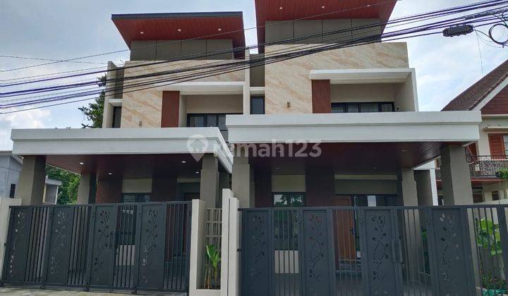 Dijual Rumah Cantik Dan Elegan, 2 Lantai, Siap Huni, Dekat Uii Yogyakarta 2