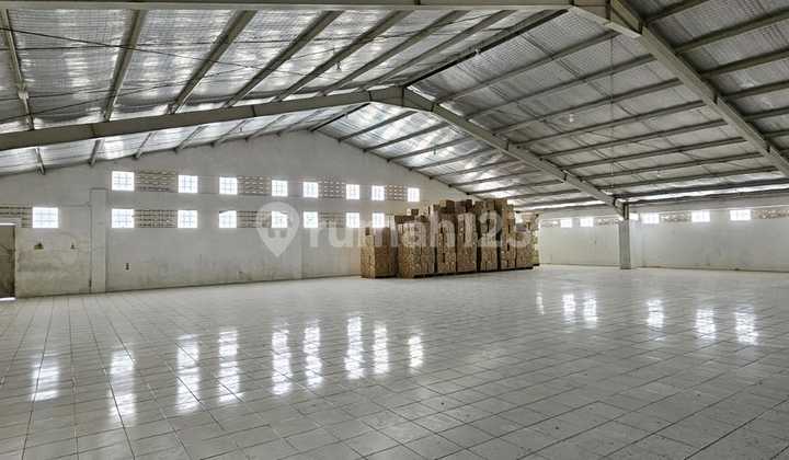 For Rent: Large Capacity Warehouse Ready to Use, Smooth Tronton Maneuvering, Complete with Office and Employee Mess. For Rent: Large Capacity Warehouse Ready to Use, Smooth Tronton Maneuvering, Complete with Office and Employee Mess.