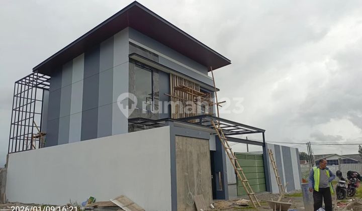 Rumah Mewah 2 Lantai, Lingkungan Kampus Elite di Yogyakarta Rumah Mewah 2 Lantai, Lingkungan Kampus Elite di Yogyakarta