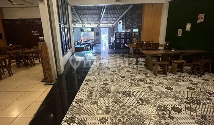 For Rent Commercial Space, Former Restaurant, Strategic Location, Facing Main Road in Wedi Klaten.